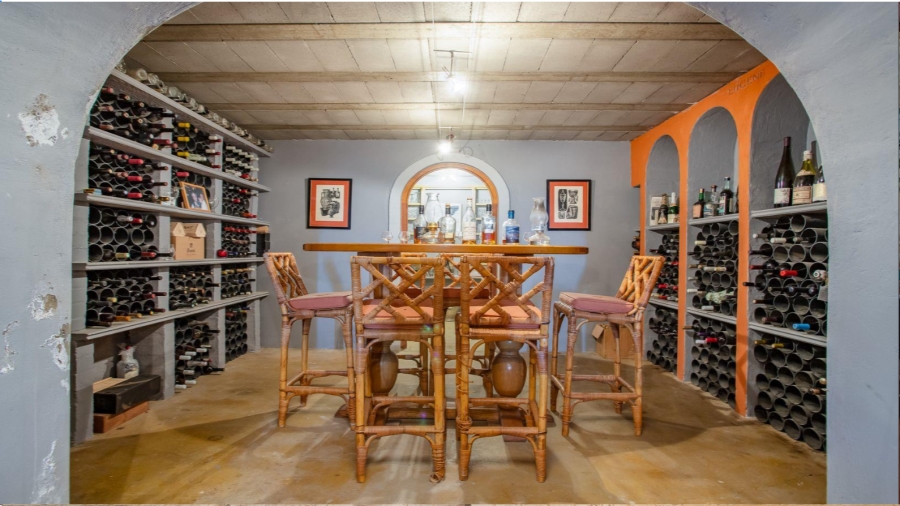 6 Bedroom Property for Sale in Devonvallei Western Cape